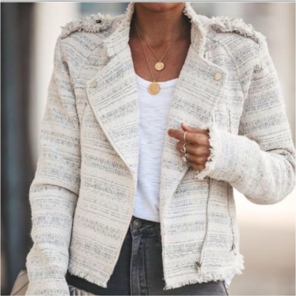 VICI Women's Tweed Jacket in blush